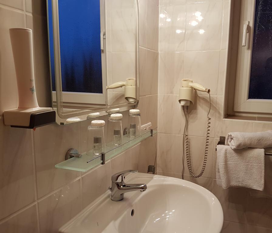 Legend Hotel Biebesheim am Rhein Eksteriør bilde
